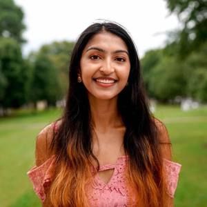 Meet your Posher, Joya